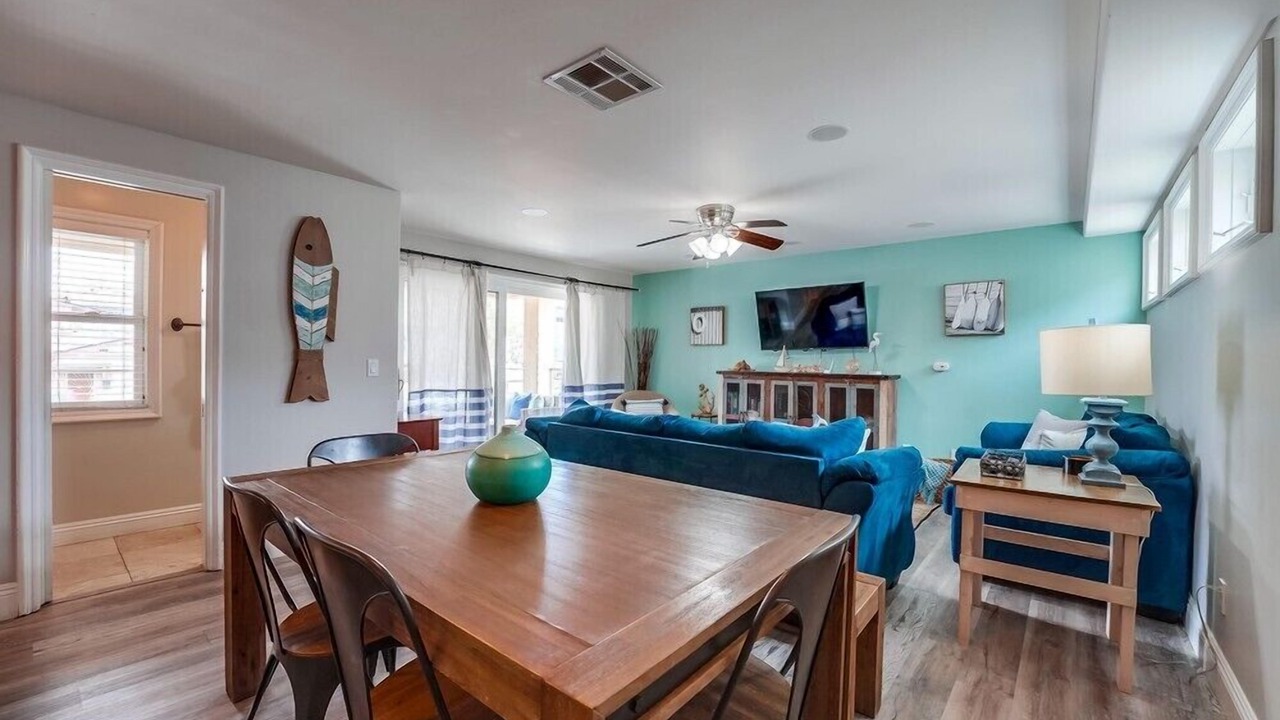 Photo of Livingroom in Central Mission Beach