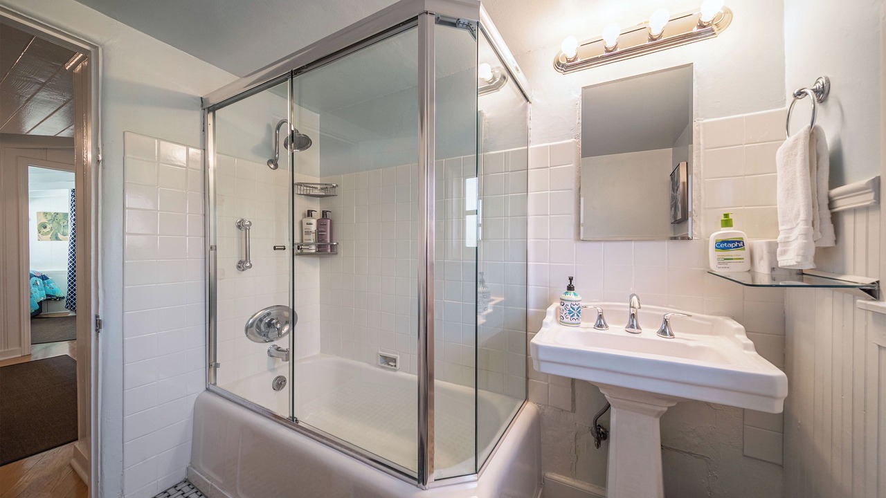 Photo of Bathroom in Laguna Beach