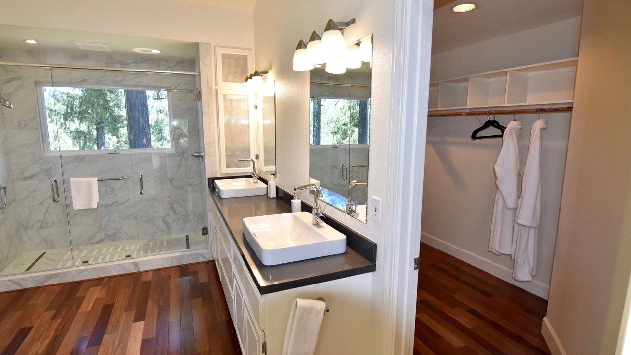 Photo of Bathroom in Freestone
