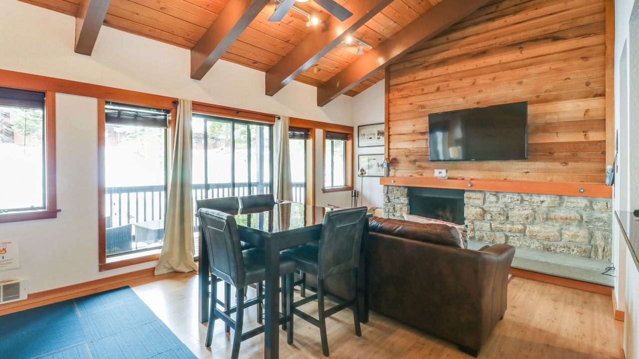 Photo of Livingroom in Tahoe Woods