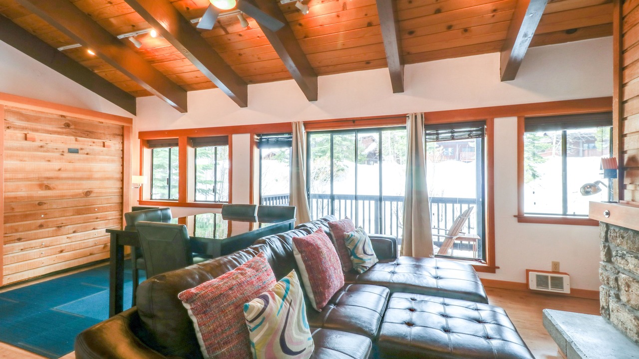 Photo of Livingroom in Tahoe Woods