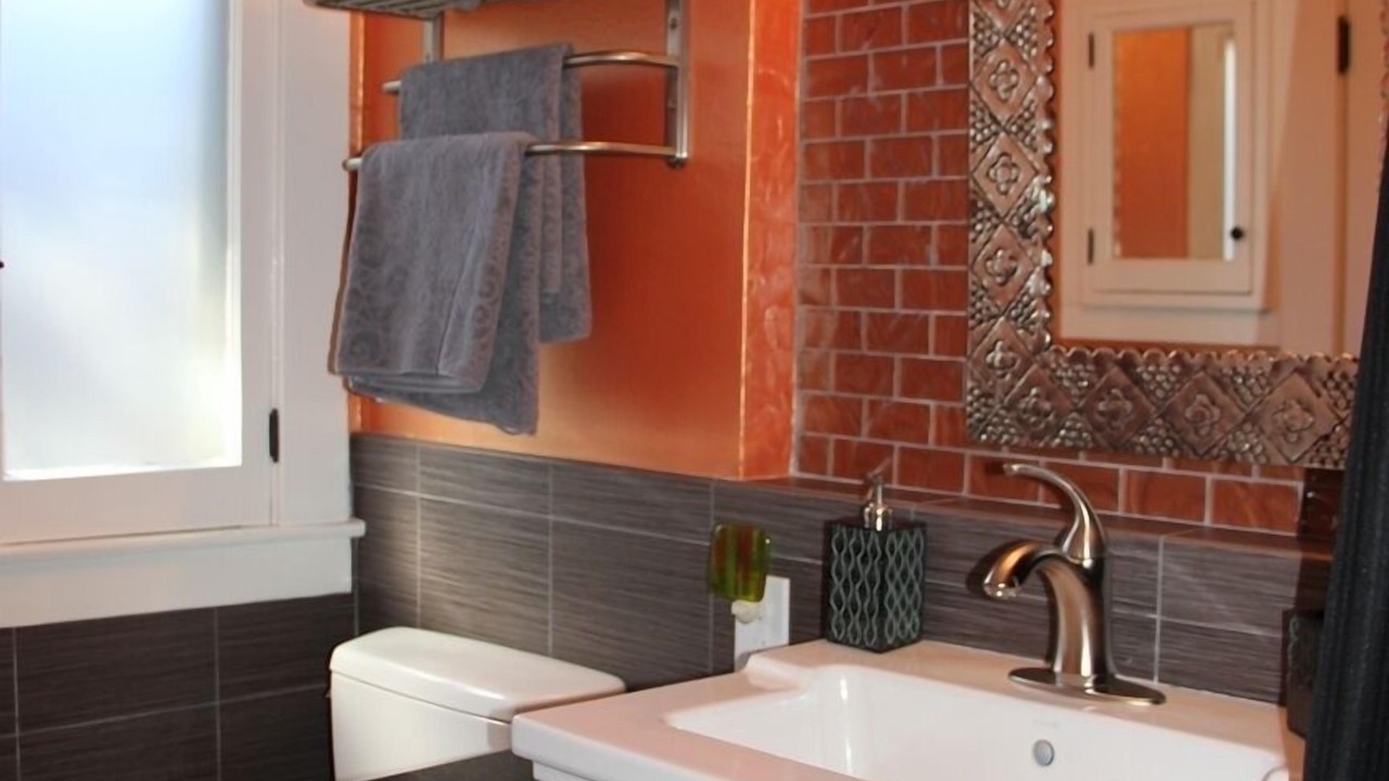 Photo of Bathroom in Oak Park