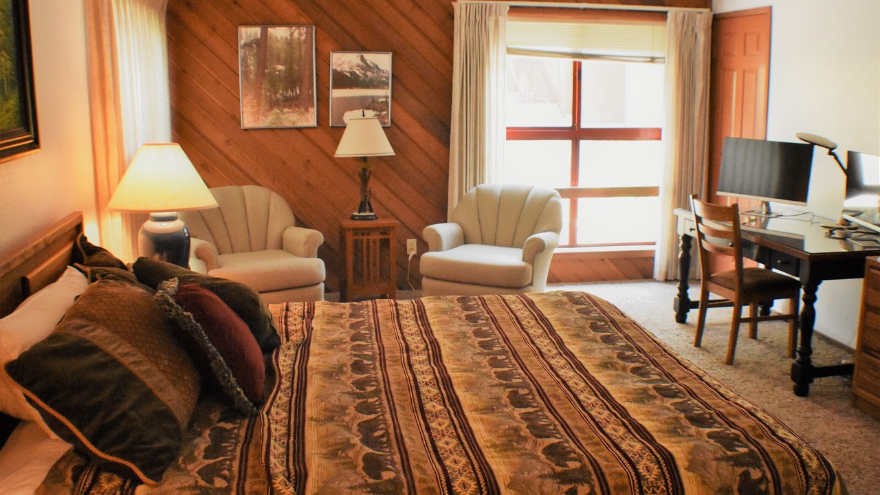 Photo of Bedroom in Mammoth Lakes