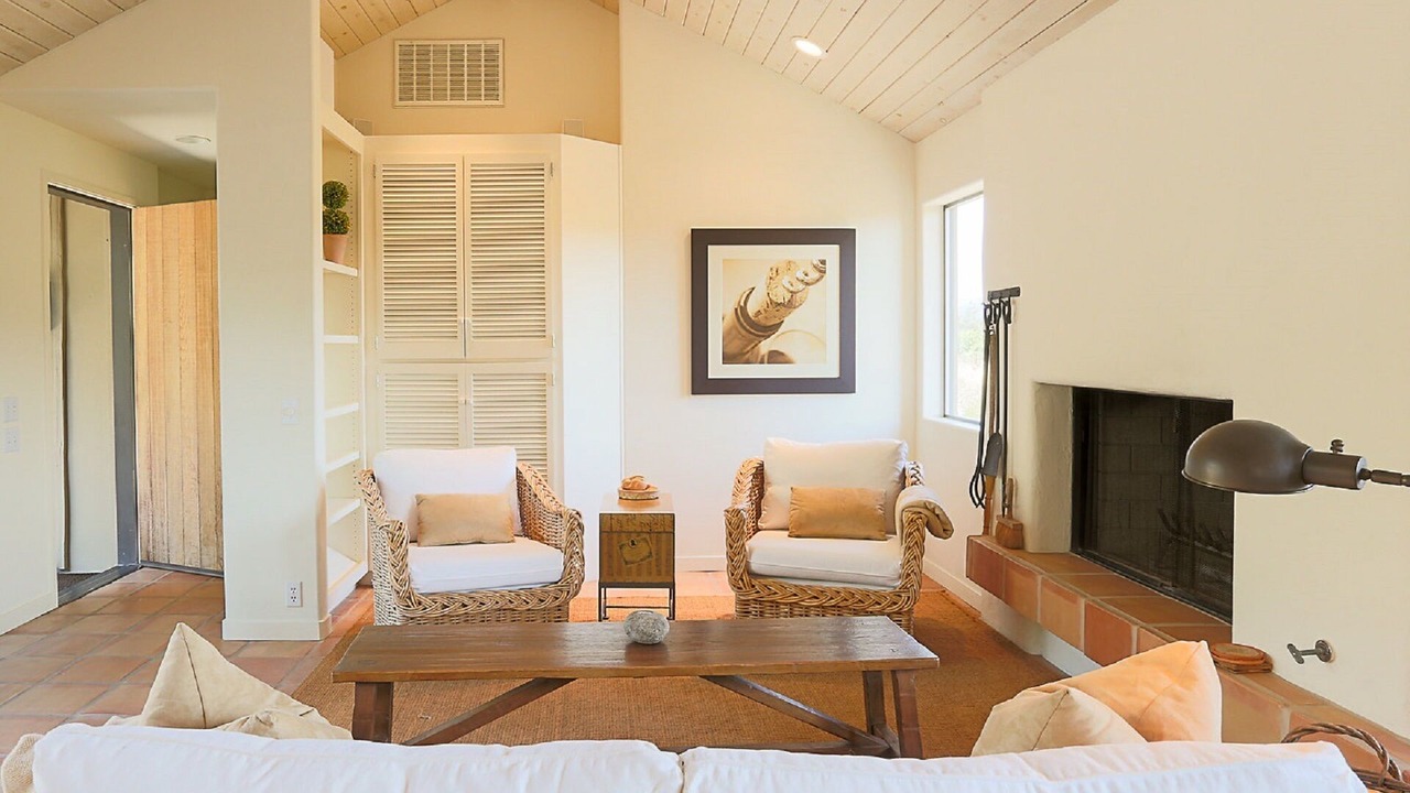 Photo of Livingroom in St. Helena