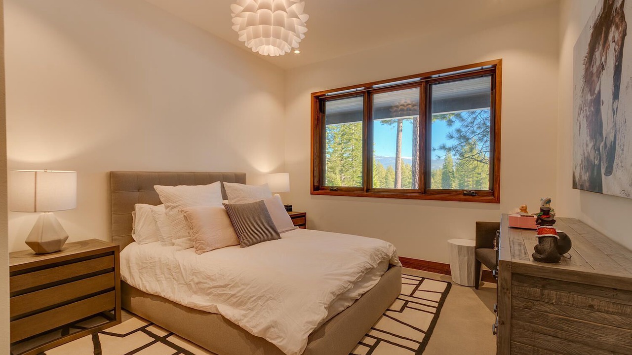 Photo of Bedroom in Ponderosa Palisades