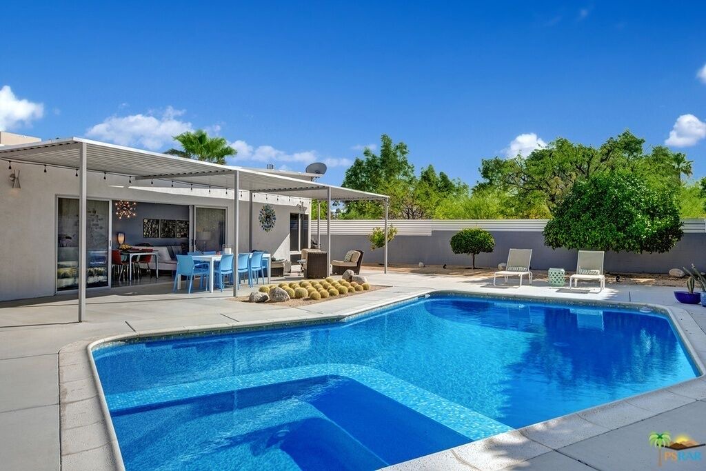 Photo of Outdoor in Racquet Club Estates