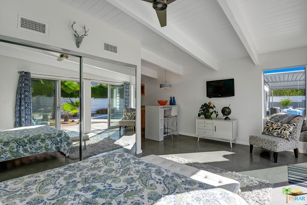 Photo of Bedroom in Racquet Club Estates