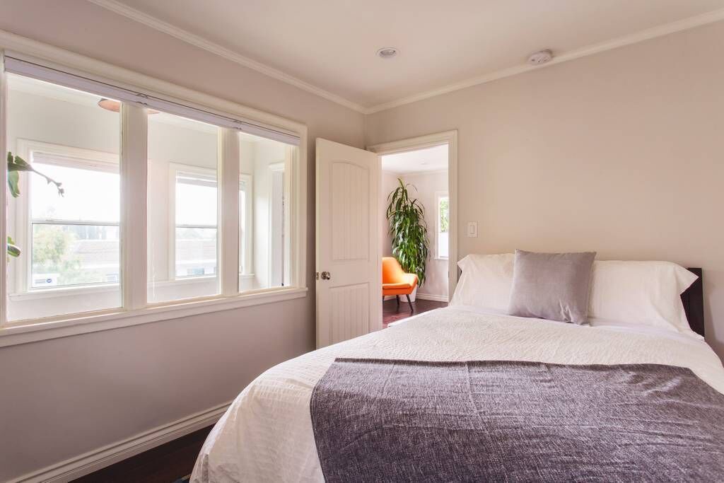 Photo of Bedroom in Los Feliz