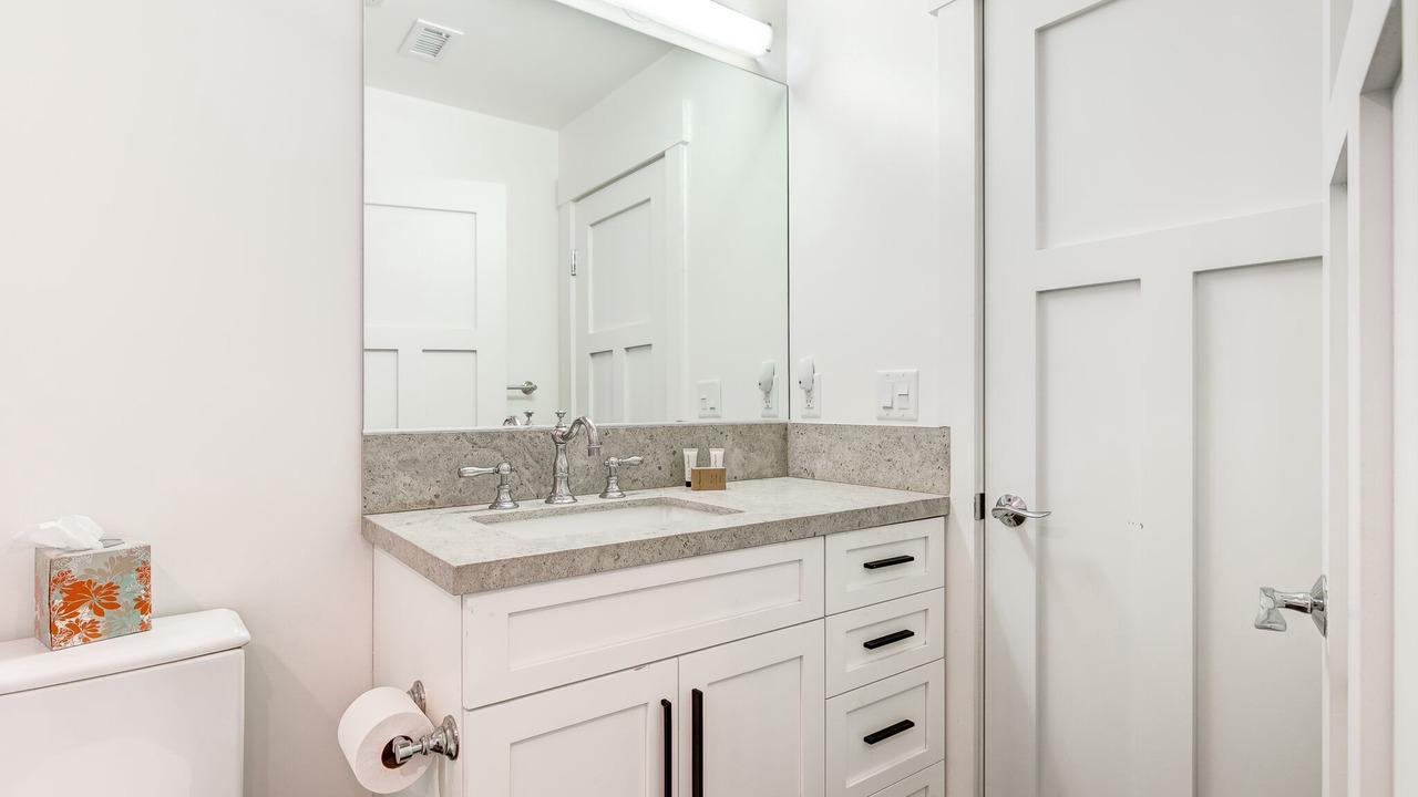 Photo of Bathroom in Corona del Mar