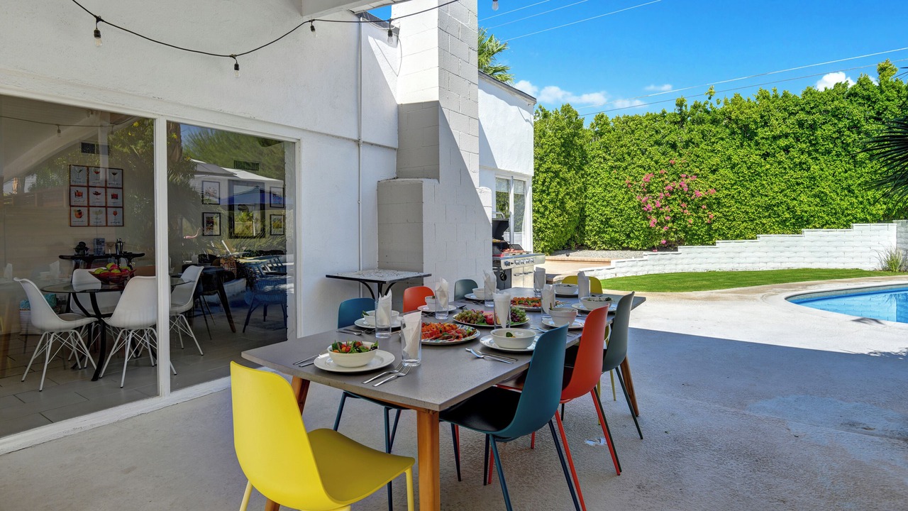 Photo of Outdoor in Racquet Club Estates