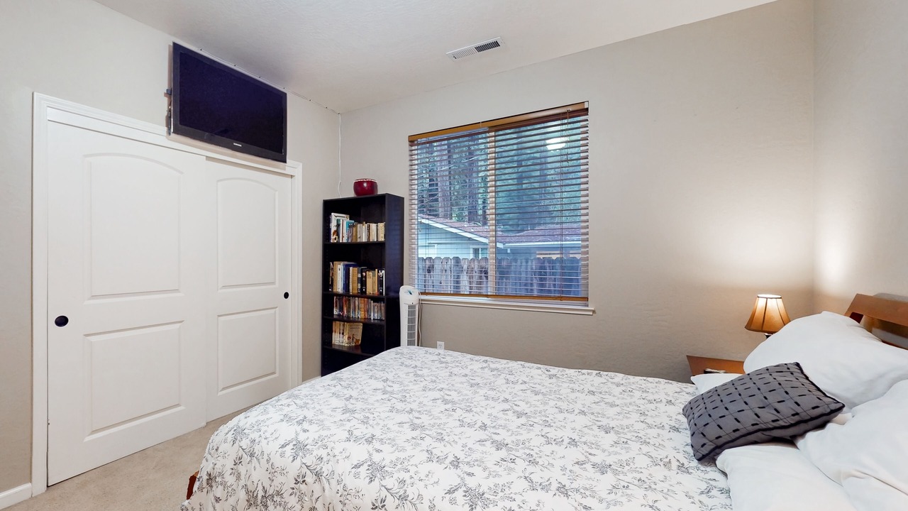 Photo of Bedroom in Rio Nido