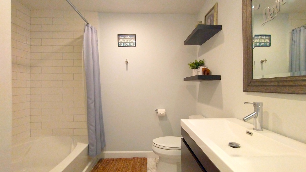 Photo of Bathroom in South Wrigley