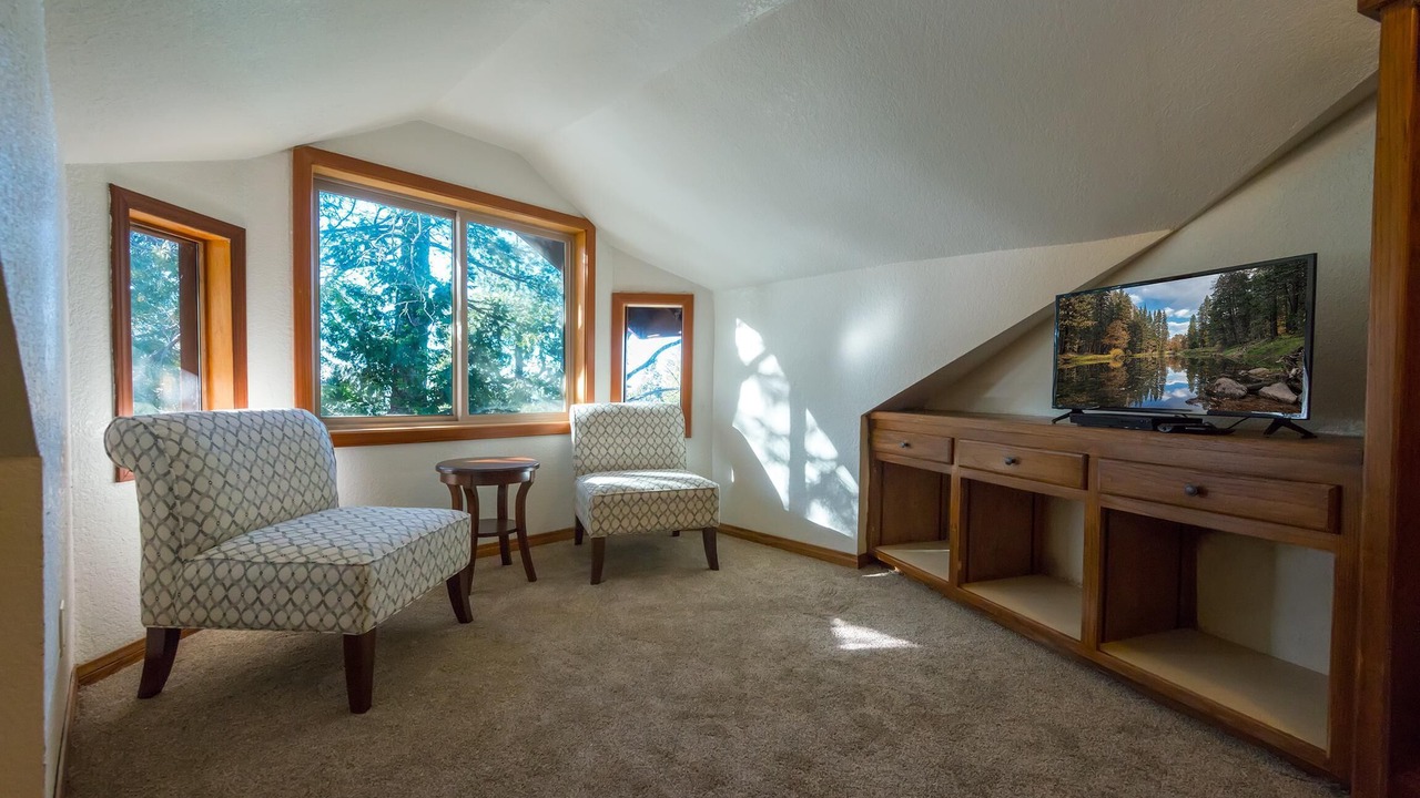 Photo of Livingroom in Yosemite West