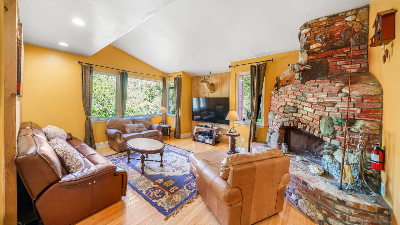 Photo of Livingroom in Three Rivers