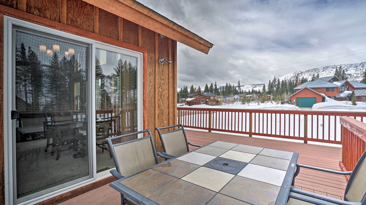 Photo of Outdoor in Mountain View Estates