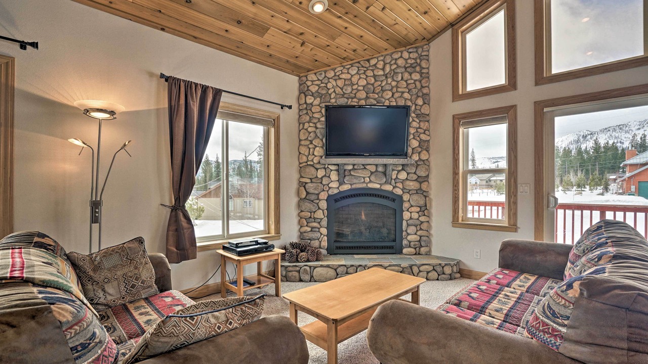 Photo of Livingroom in Mountain View Estates