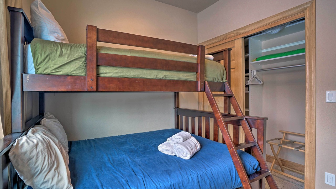 Photo of Bedroom in Mountain View Estates