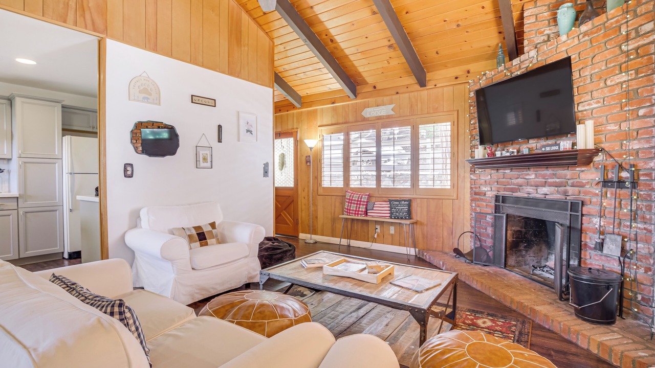 Photo of Livingroom in Cedar Glen