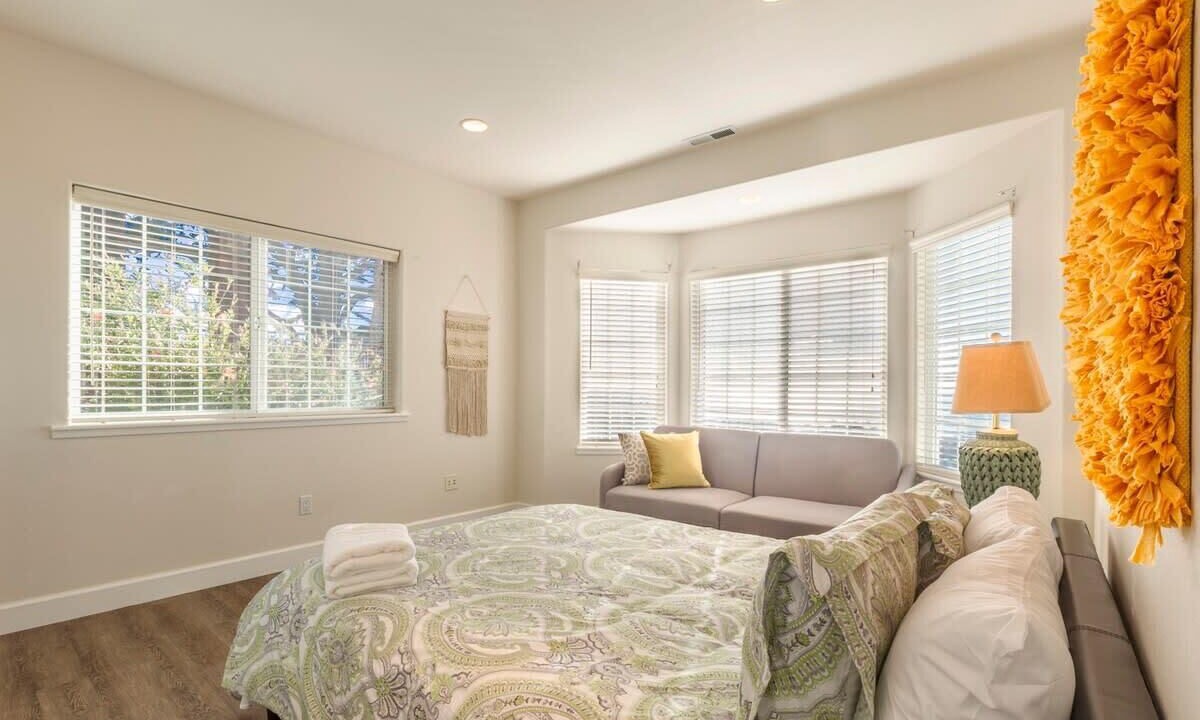 Photo of Bedroom in Edgemar - Pacific Manor