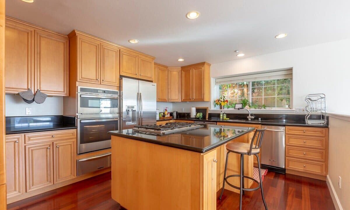 Photo of Kitchen in Edgemar - Pacific Manor