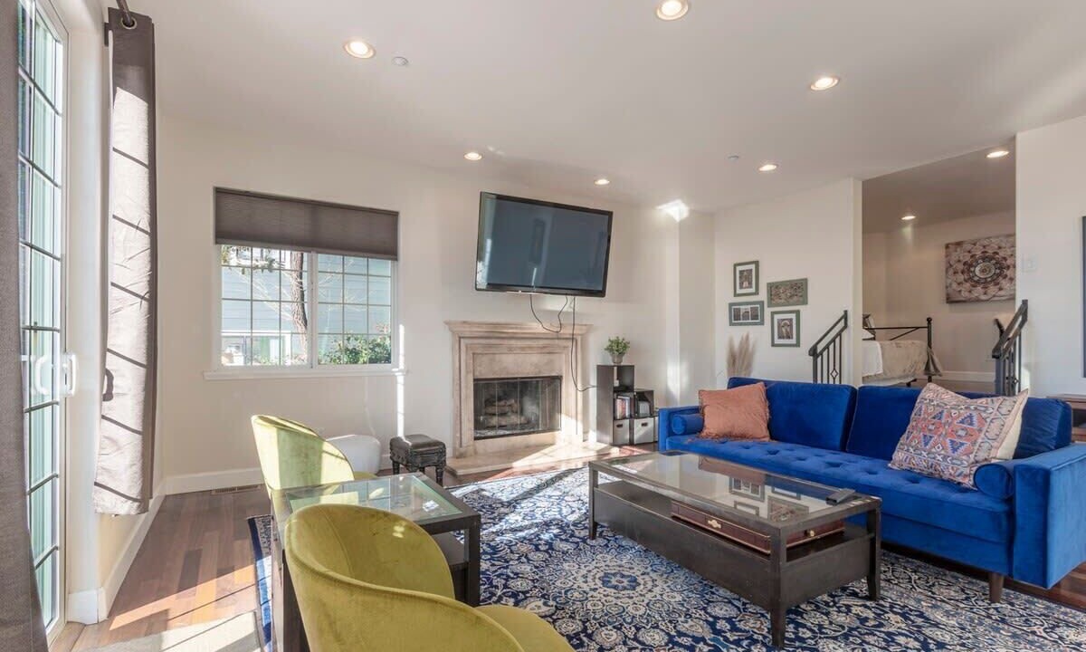 Photo of Livingroom in Edgemar - Pacific Manor