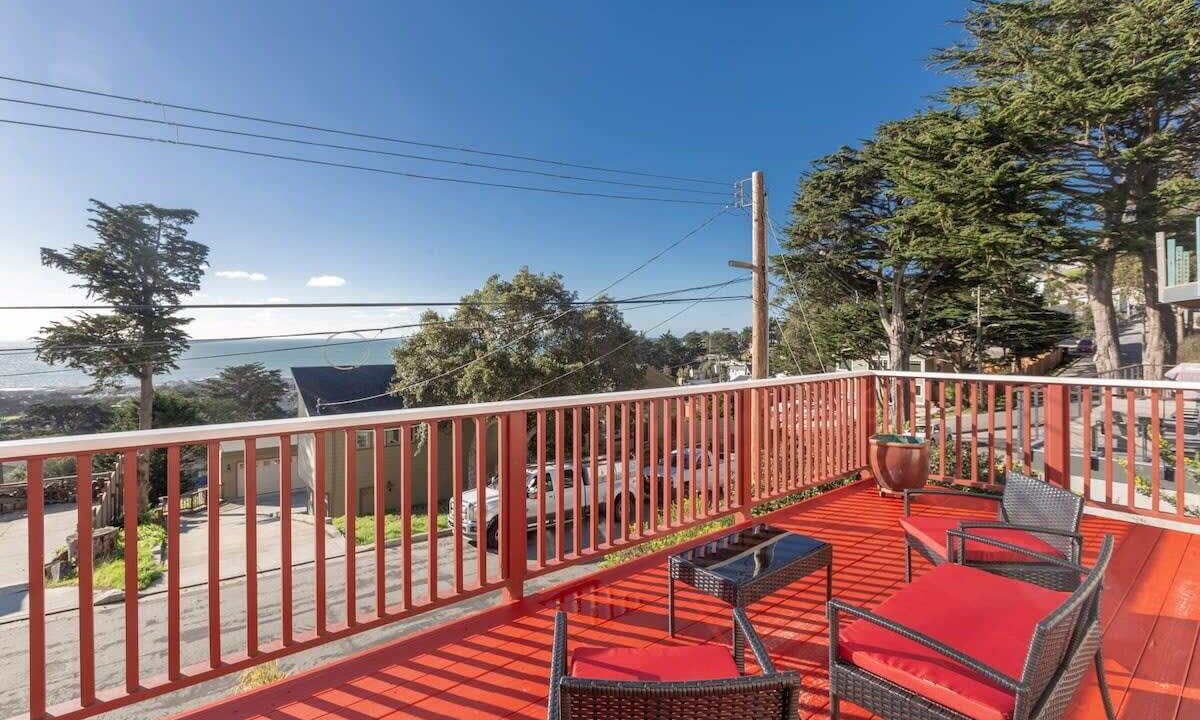 Photo of Patio Balcony in Edgemar - Pacific Manor