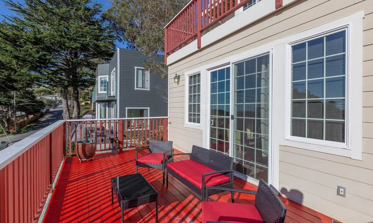 Photo of Patio Balcony in Edgemar - Pacific Manor