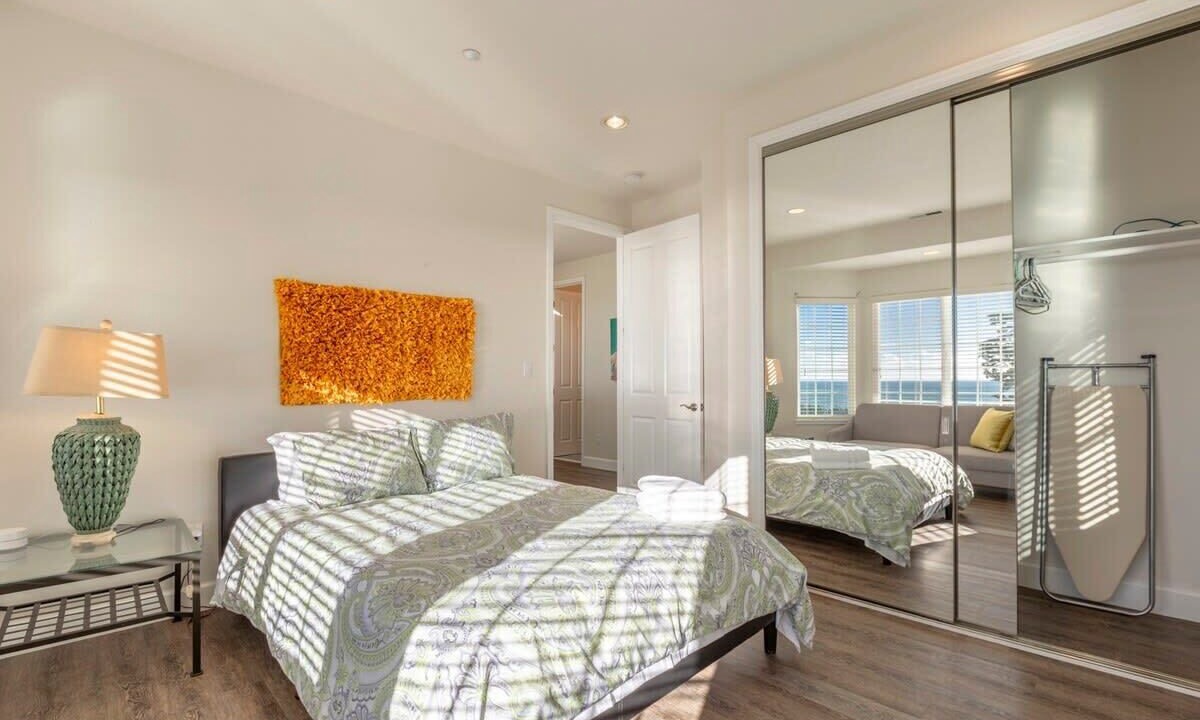 Photo of Bedroom in Edgemar - Pacific Manor