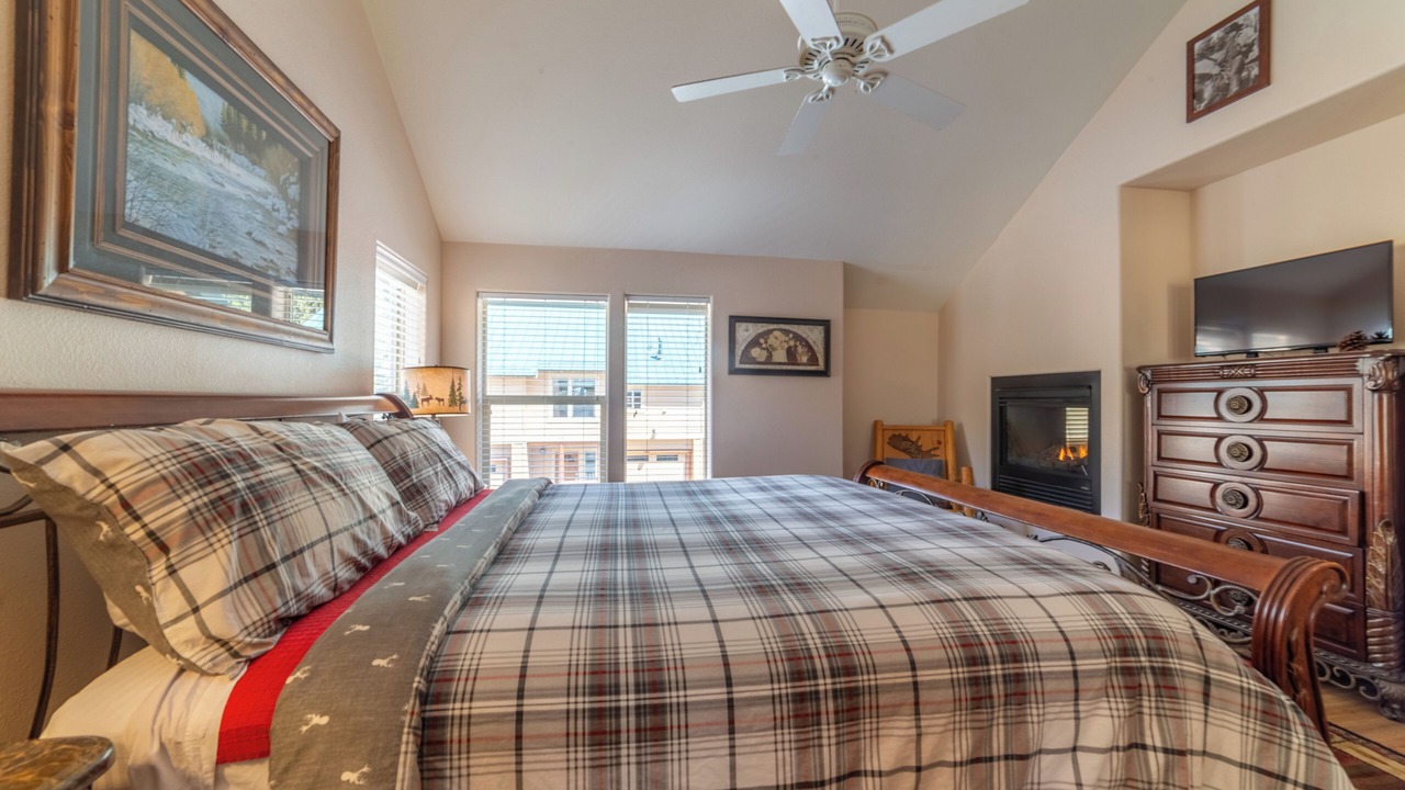 Photo of Bedroom in June Lake