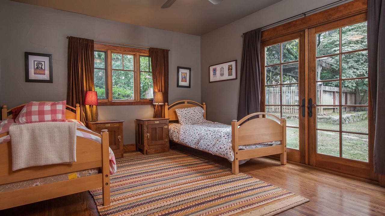 Photo of Bedroom in Arden-Arcade
