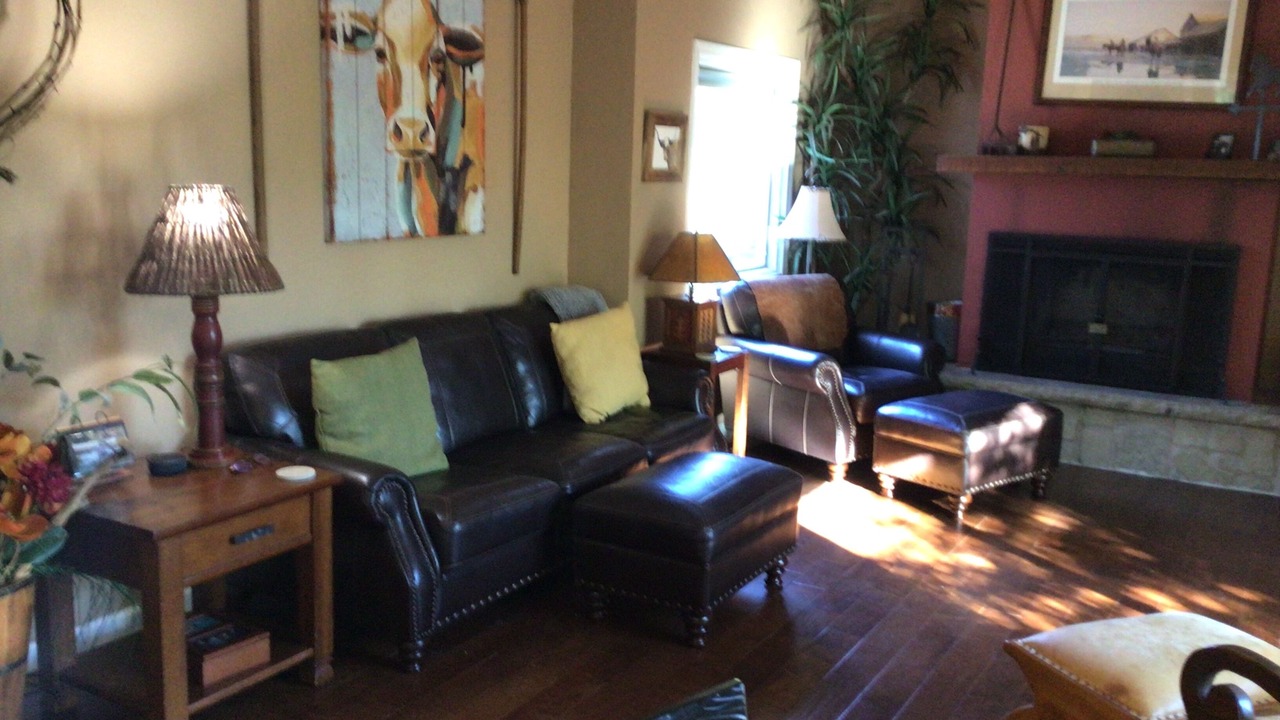 Photo of Livingroom in Toro Canyon