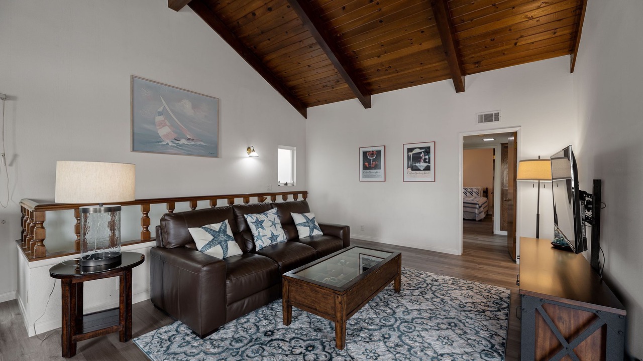 Photo of Livingroom in Silver Strand