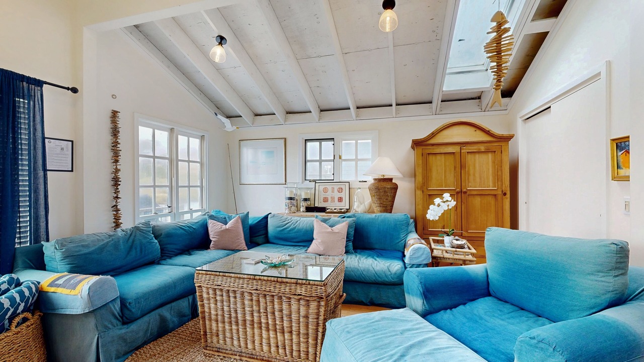 Photo of Livingroom in Salmon Creek