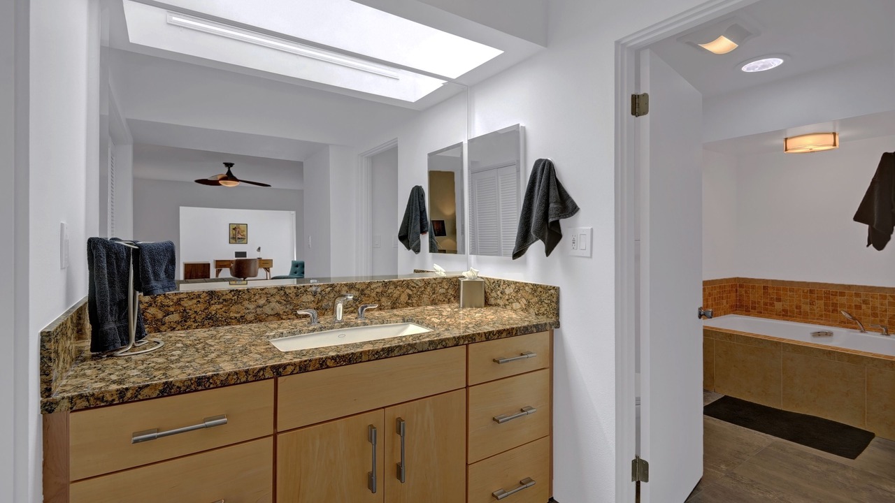 Photo of Bathroom in Araby Commons