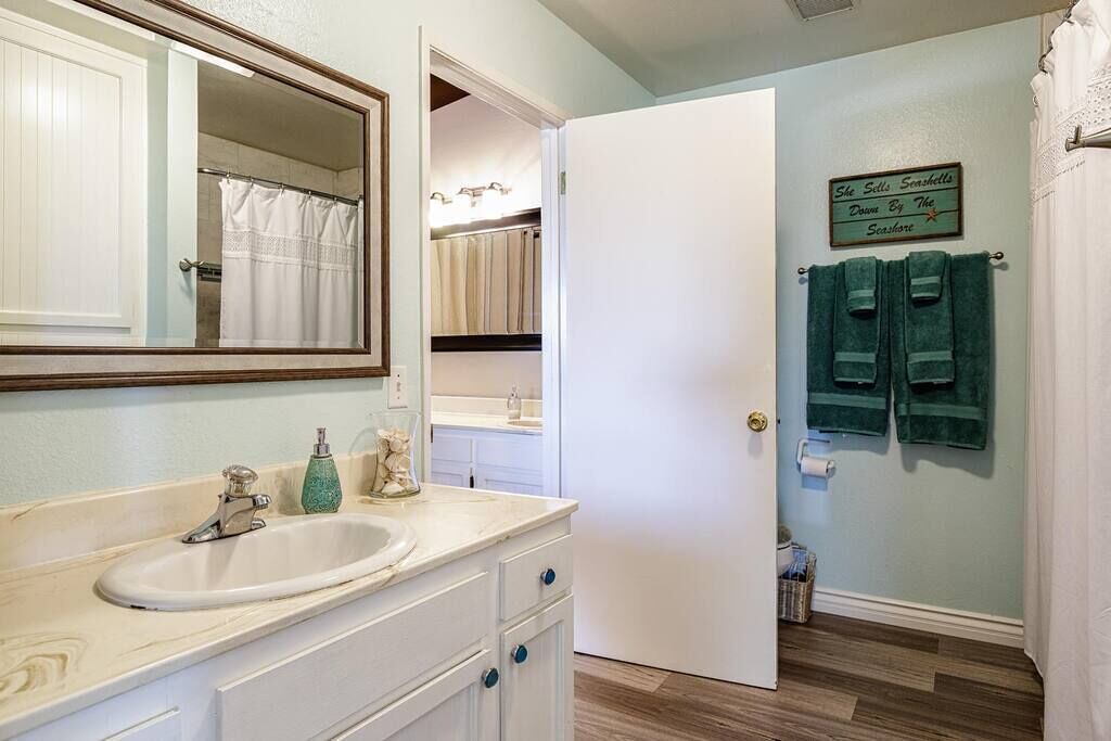 Photo of Bathroom in Oxnard Dunes