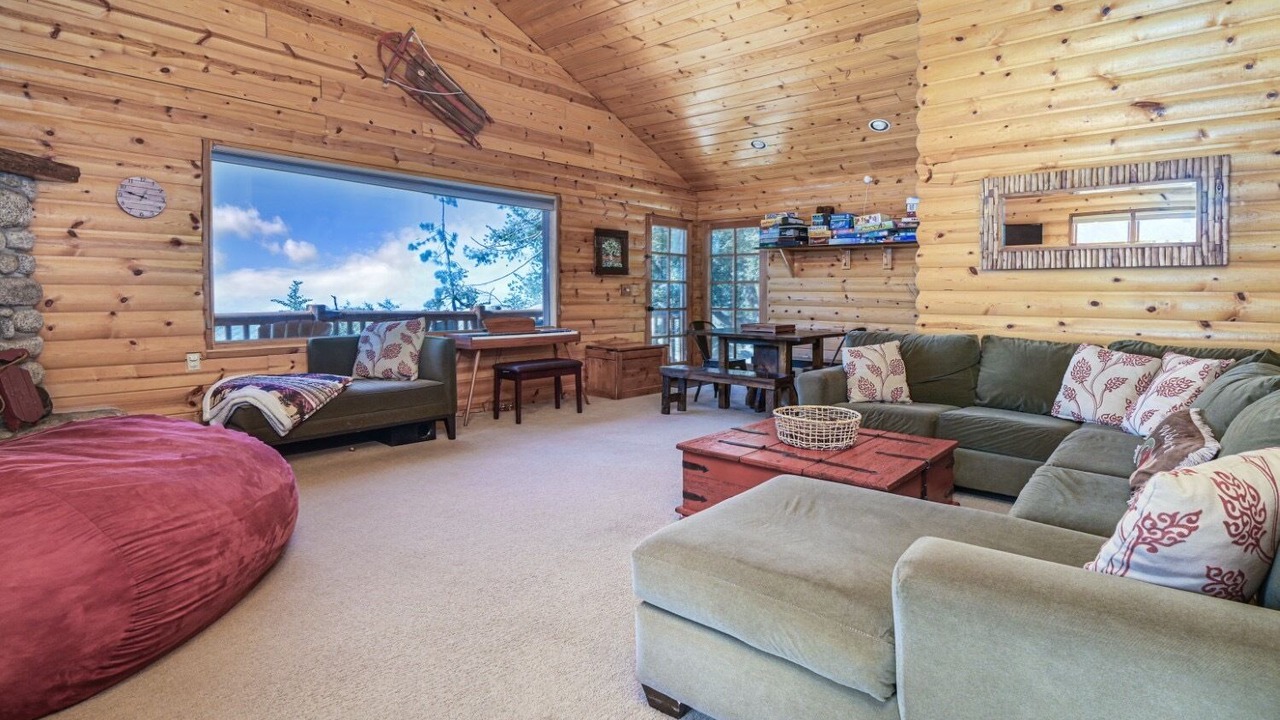 Photo of Livingroom in Pine Cove