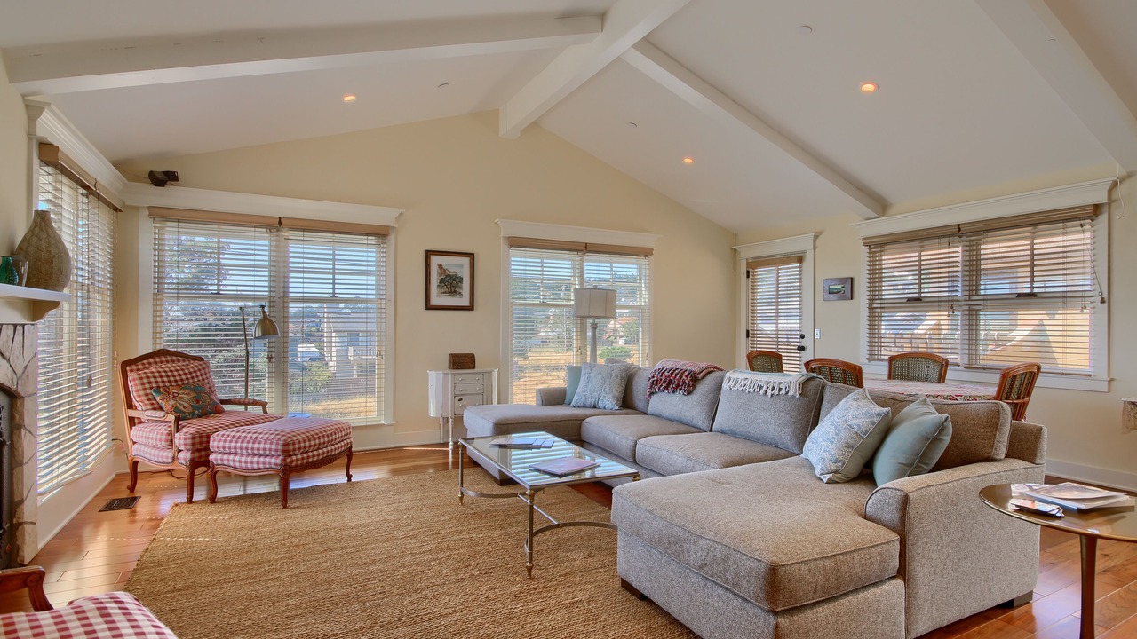 Photo of Livingroom in Marine Terrace