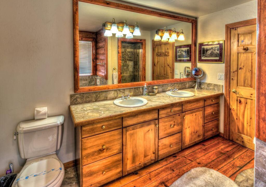 Photo of Bathroom in Pioneer Trail