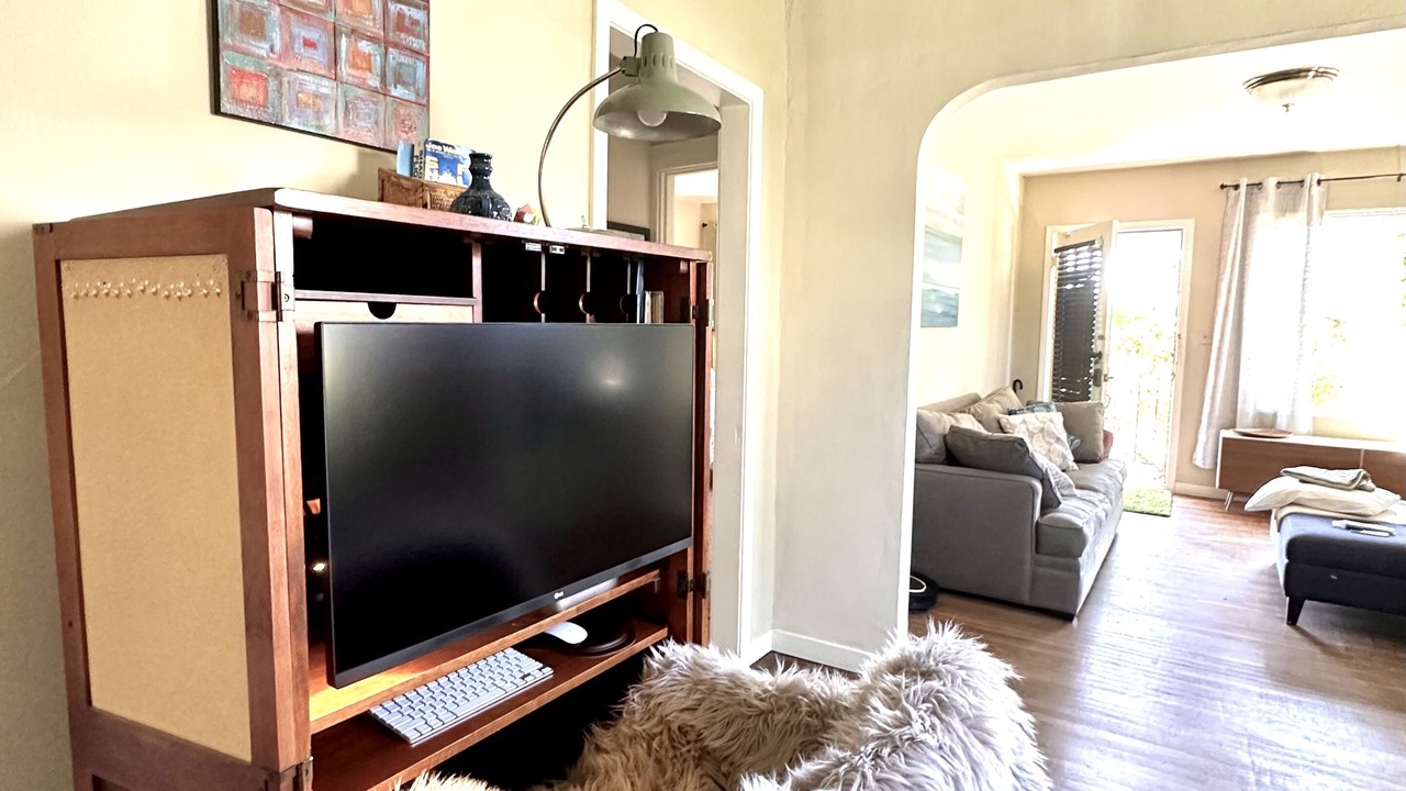 Photo of Livingroom in Northwest Berkeley