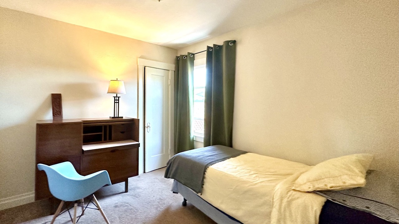 Photo of Bedroom in Northwest Berkeley