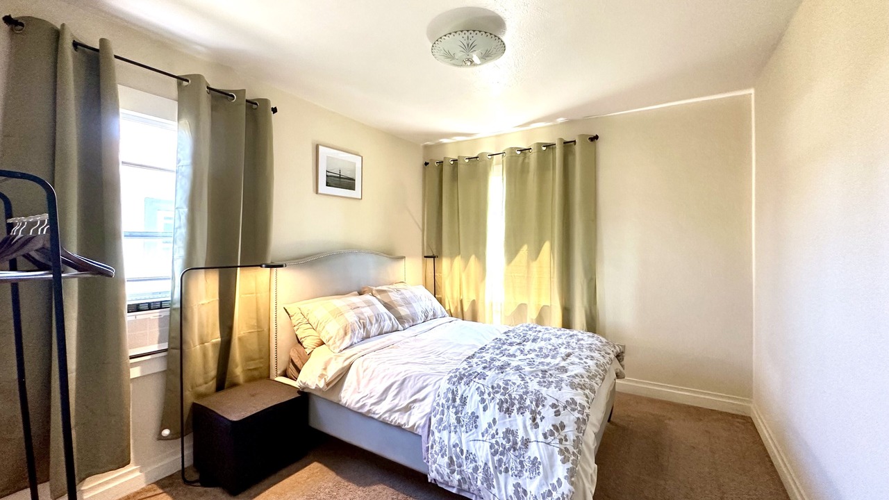 Photo of Bedroom in Northwest Berkeley