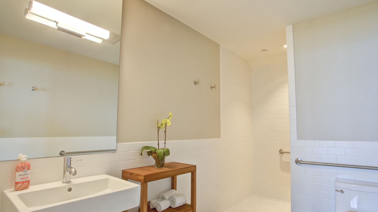 Photo of Bathroom in Carpinteria