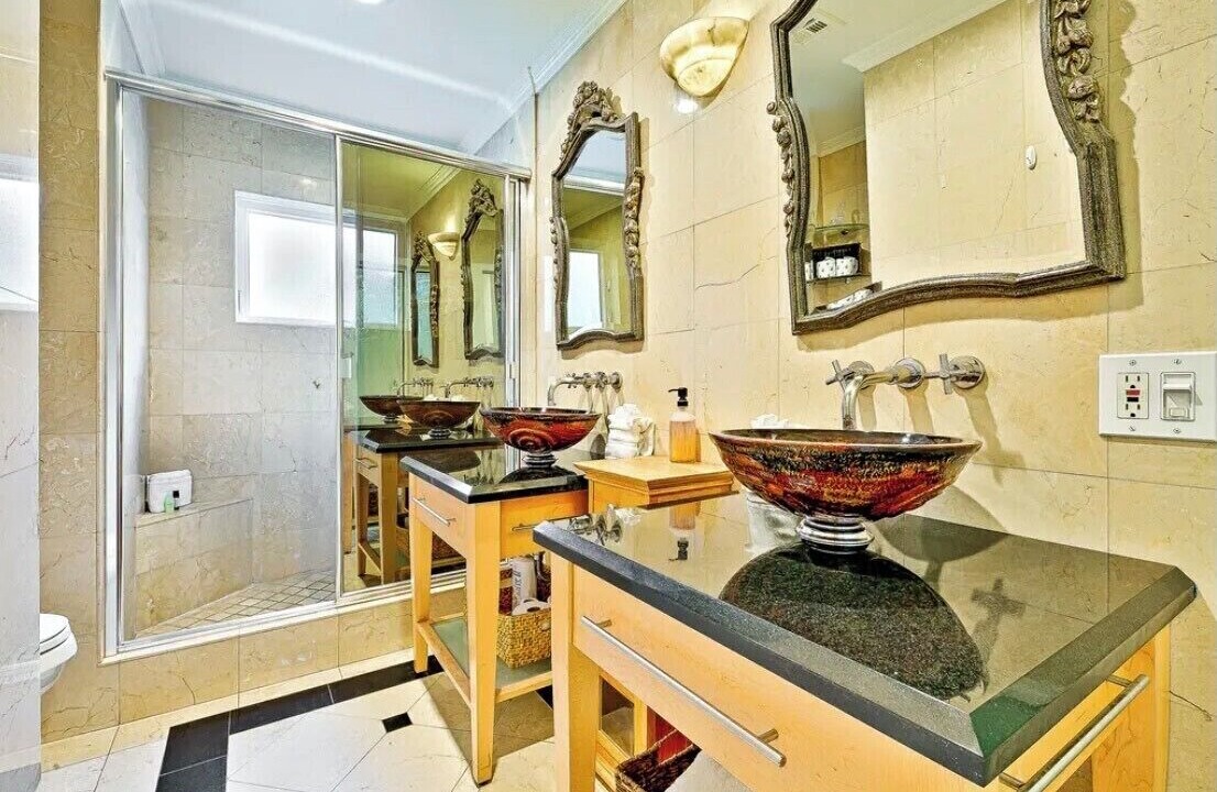 Photo of Bathroom in Bay Park
