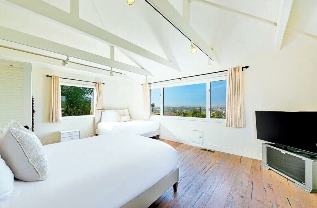 Photo of Bedroom in Bay Park
