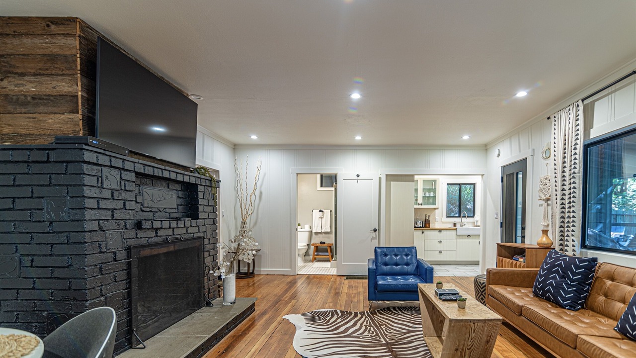 Photo of Livingroom in Guerneville