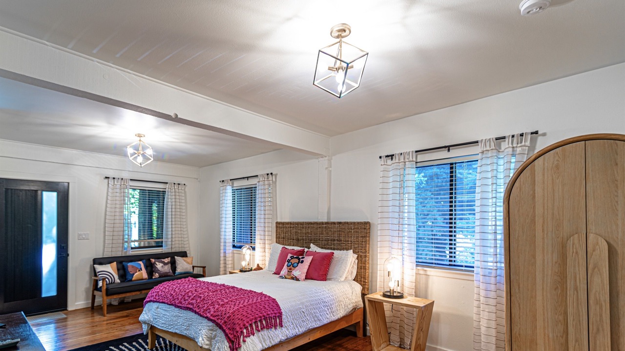 Photo of Bedroom in Guerneville