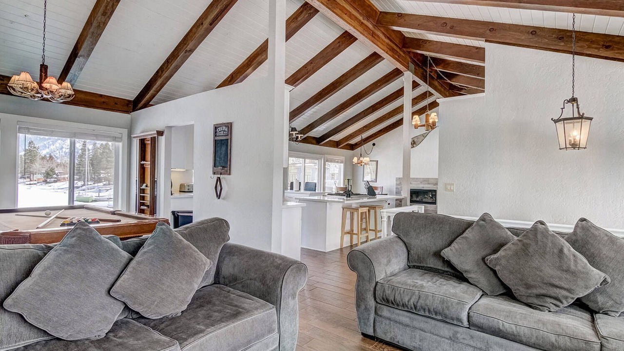 Photo of Livingroom in Tahoe Keys