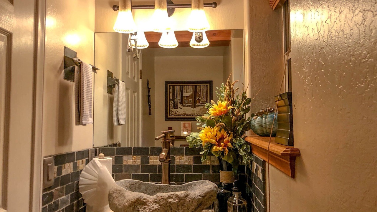 Photo of Bedroom in Lake Arrowhead