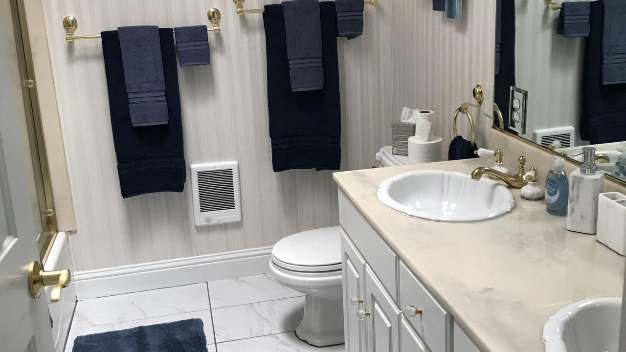 Photo of Bathroom in Crescent City