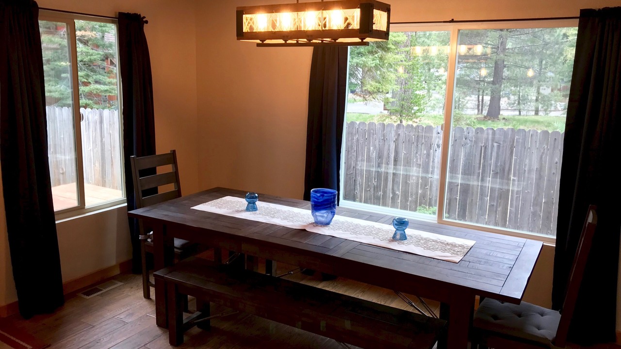 Photo of Livingroom in Christmas Valley